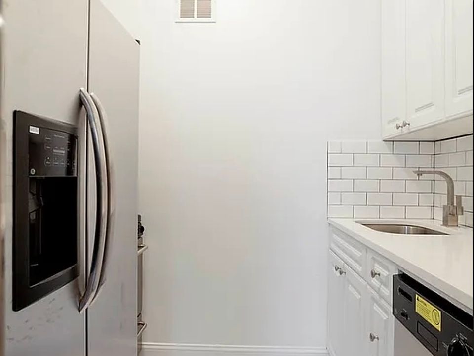 2nd image of 455 Park Ave S APT 302