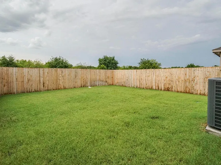 424 Canvas Ct — Photo 24