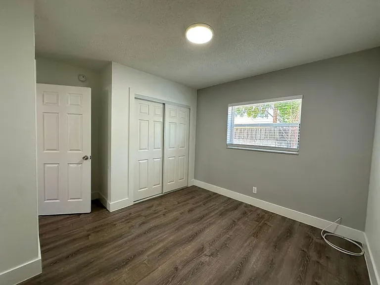 3616-3660 NE 11th Ave — Photo 37