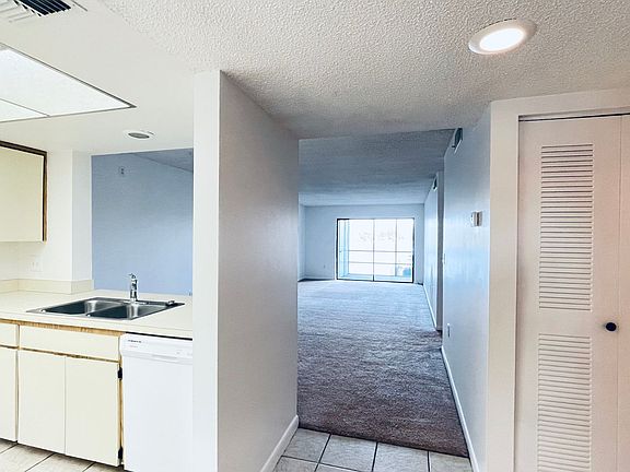 2nd image of 4117 Fairview Vista Pt APT 205