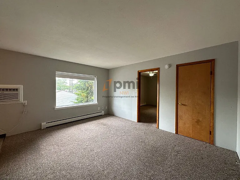 660 N Hobart Rd #5 — Photo 6