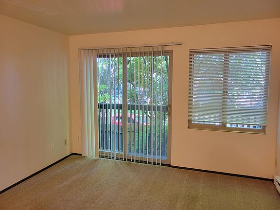 3rd image of 4733 17th Ave NE #9186b8dbd