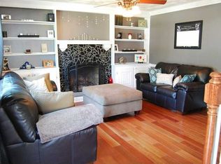15 Gibbs St, Rumford, RI 02916