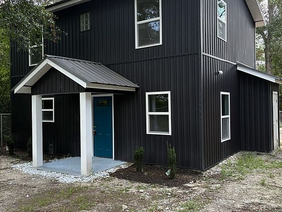 2nd image of 2711A Klapman Rd