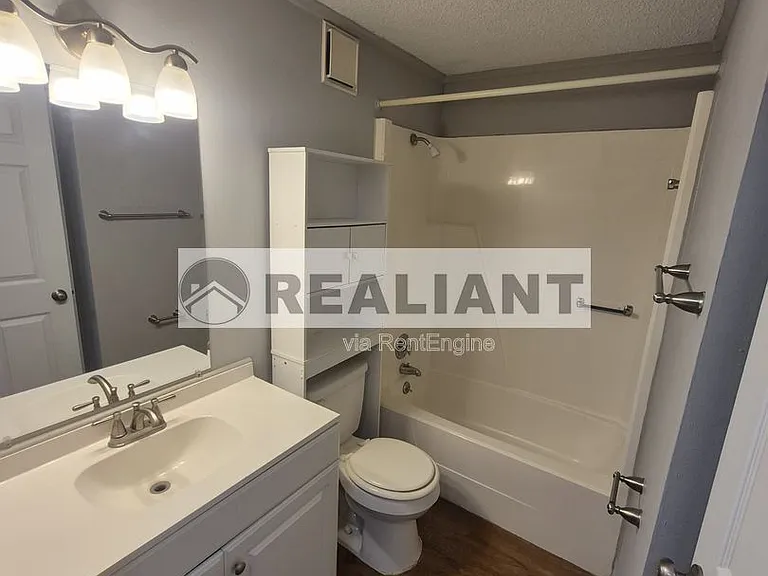 406 Amhurst Dr — Photo 11