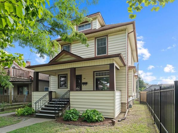 961 Lincoln Rd, Windsor, ON N8Y 2H3