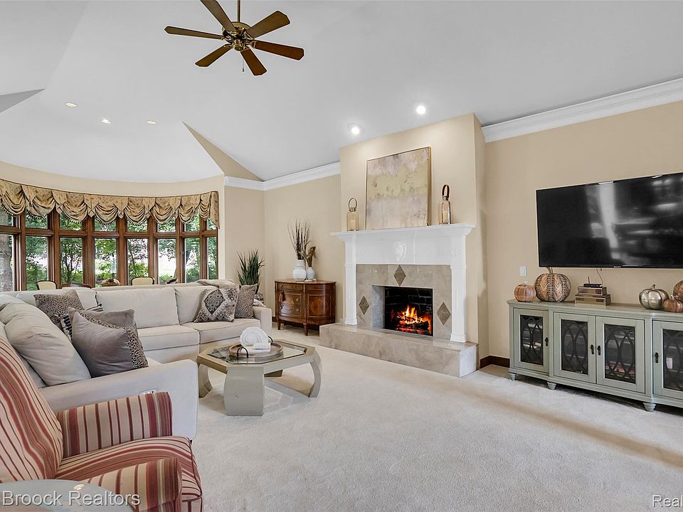 60 Kingsley Manor Dr, photo 9