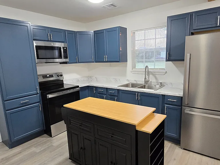 1808 Charles Whitlow Ave — Photo 3