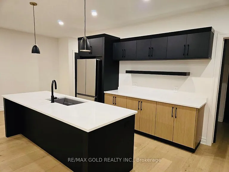 7537 Splendour Dr — Photo 3