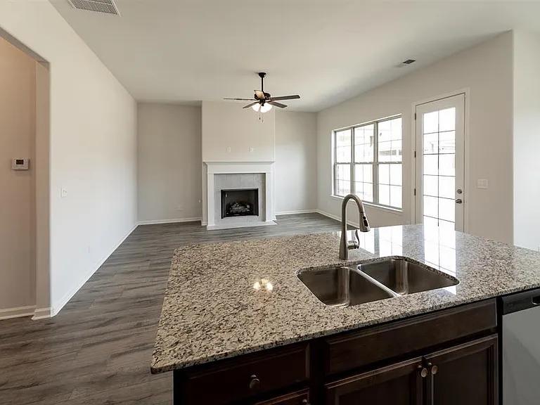 125 Dogwood Spring Dr — Photo 3