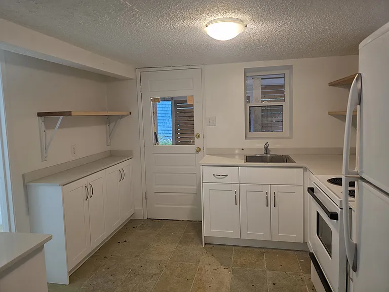 3521 W 1st Ave #BASEMENT — Photo 15