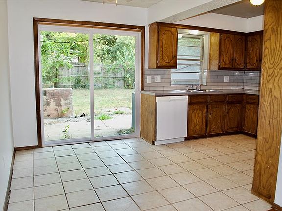 4th image of 9626 NE 3rd St