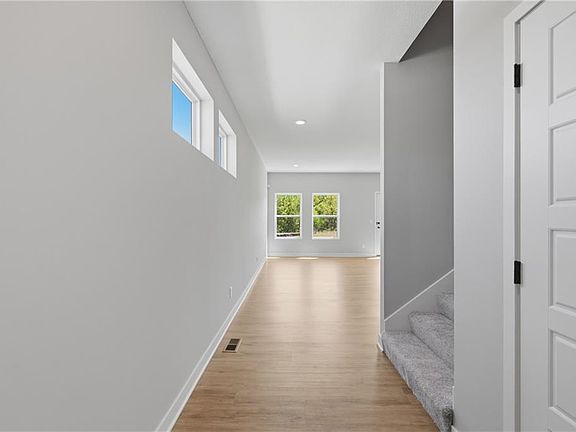 5th image of 4705 Brentwood Ave