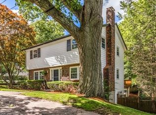 11 Hillside Ave, Wakefield, MA 01880