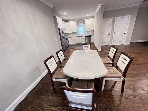 2nd image of 279 Ross Ave #3