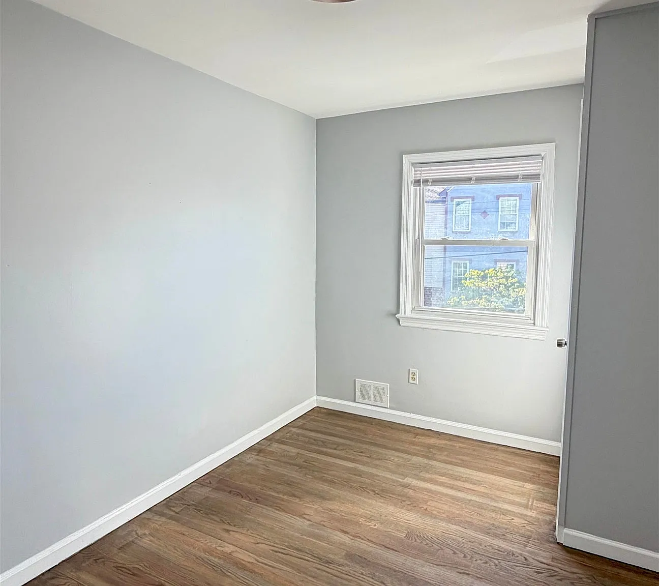 3 bed, 2.0 bath, 1150 sqft, $2,600 — Photo 3