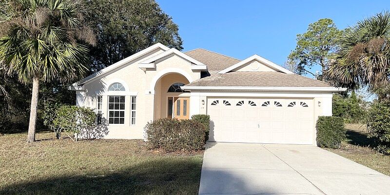 1st image of 35 Pebble Wood Ln