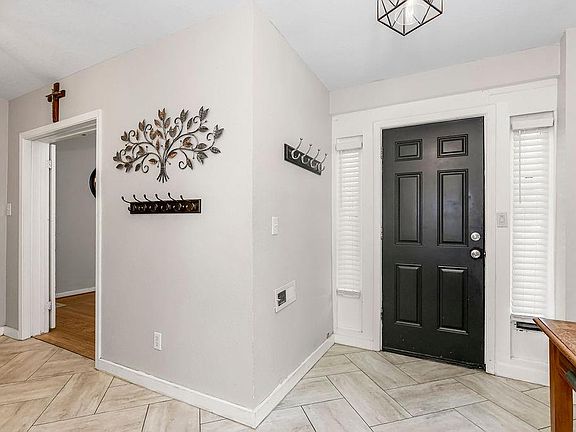 5th image of 1320 W Short Ave