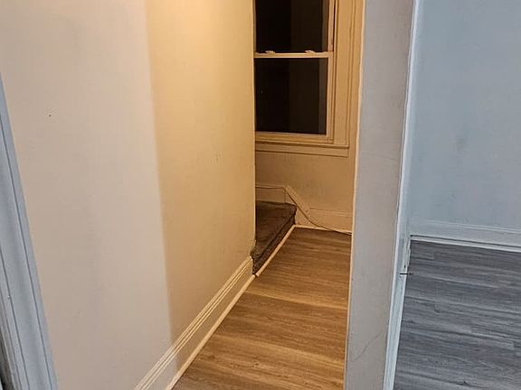 5th image of 157 N 15th St Floor 2