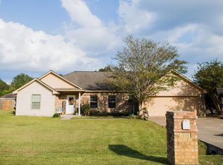 271 Creekwood Dr, Huntington, TX 75949