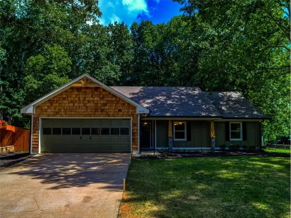 2610 Punch Hammond Rd, Cumming, GA 30040