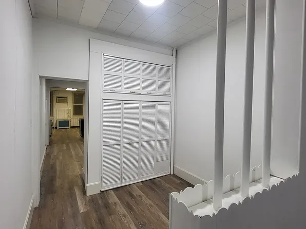 821 Metropolitan Avenue image 6 of 8