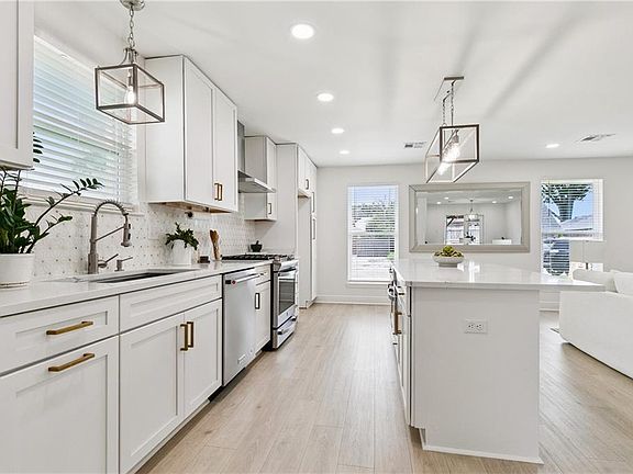 5th image of 2028 Neyrey Dr