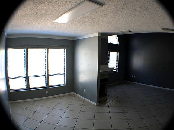 4th image of 2239 Stonington Ave
