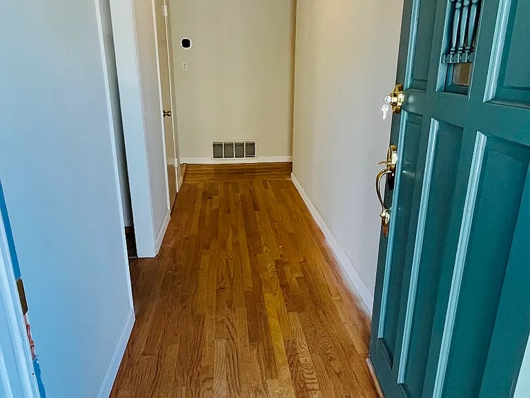 10460 Davison Ave — Photo 3