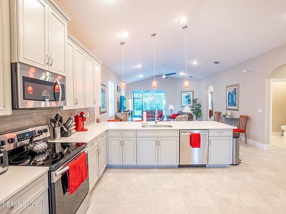 3rd image of 37 MARLIN Drive