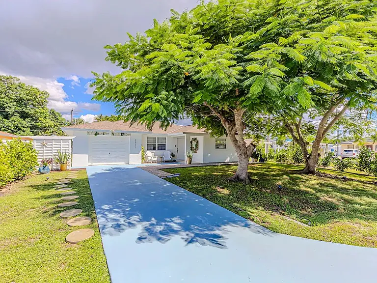 3511 Caloosa St — Photo 1