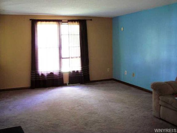 3rd image of 1084 Remington Dr