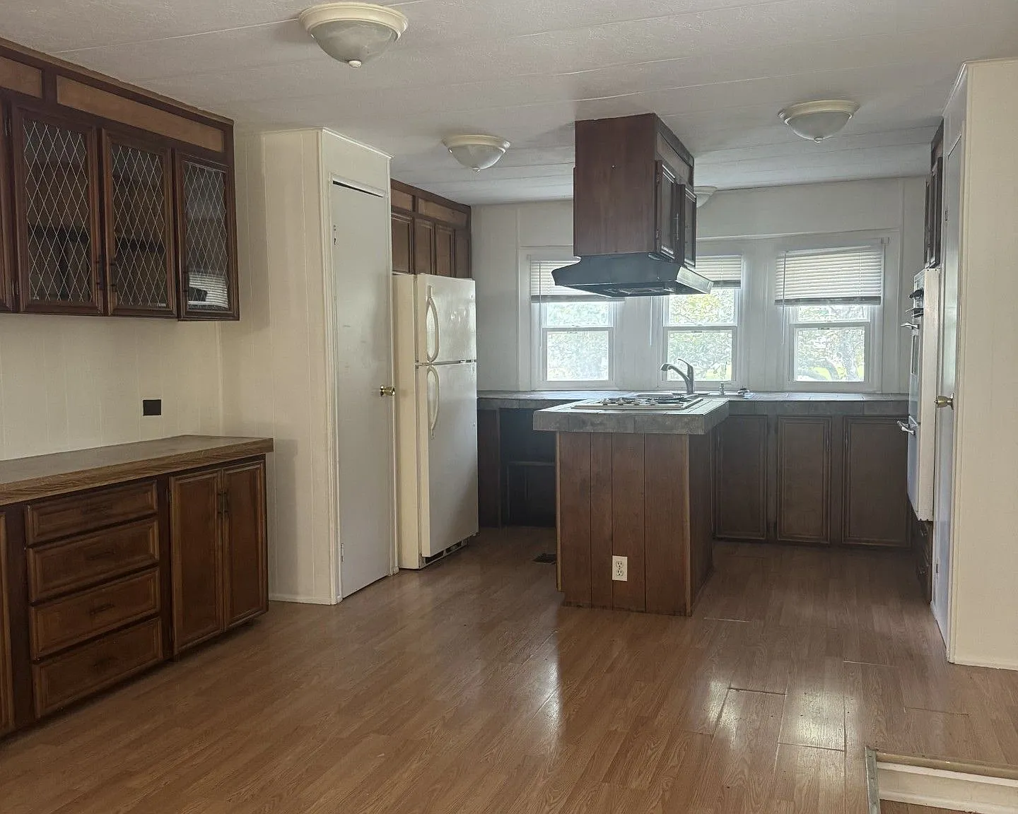 957 W Independence St — Photo 1