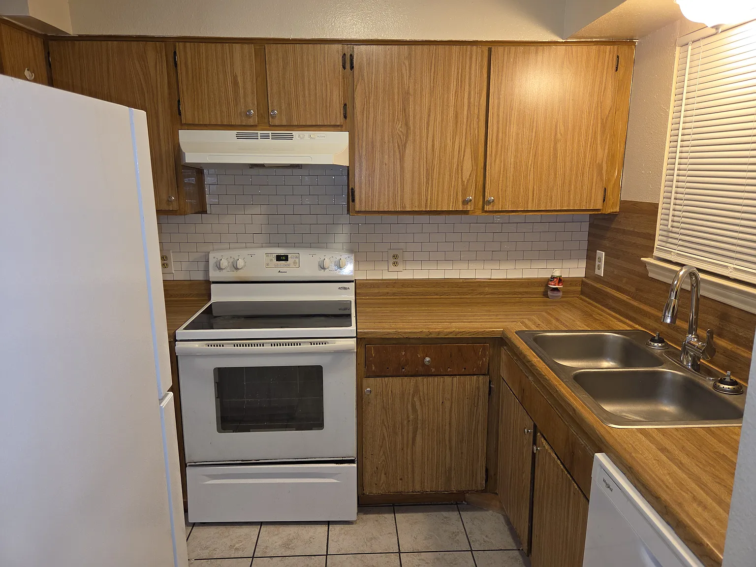 2 bed, 1.5 bath, 1000 sqft, $895 — Photo 3