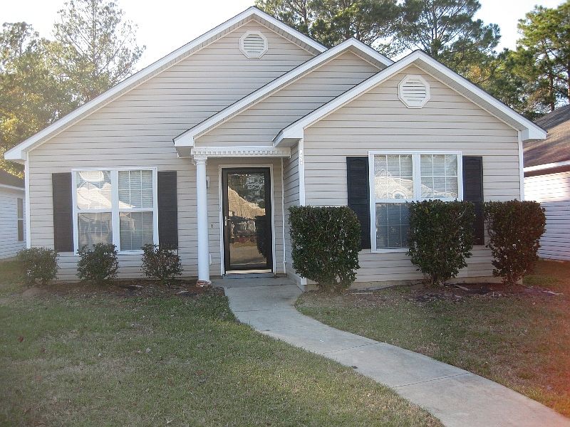 1st image of 1651 Fresno St