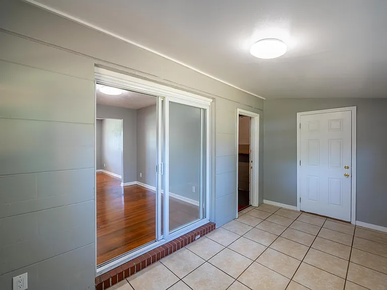3351 Cesery Blvd — Photo 21