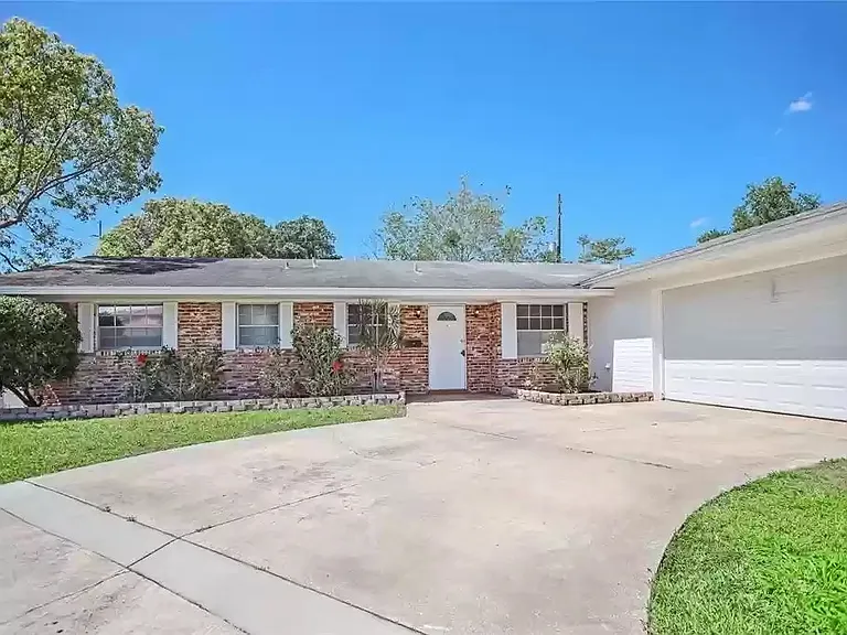 4704 Telfair Dr — Photo 1