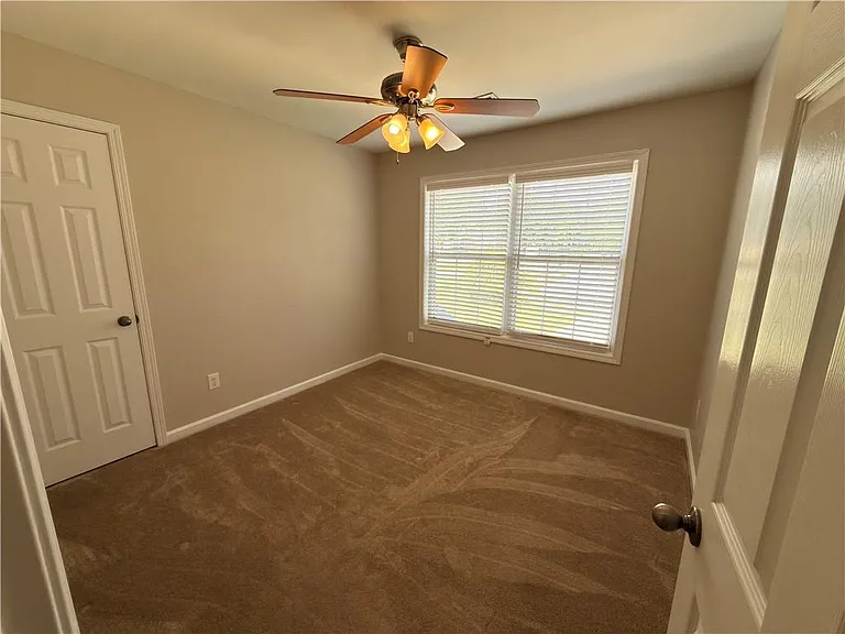 5706 Amberside Ln — Photo 39