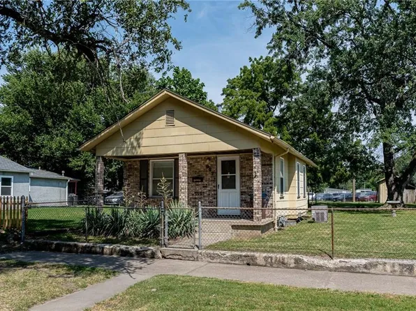 927 S 11th St, Kansas City, KS 66105