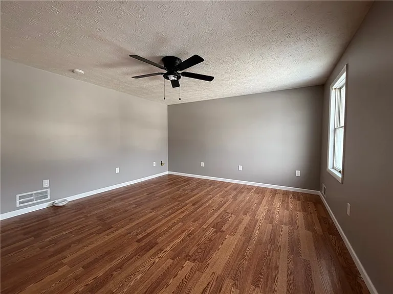 598 Bram Hall Dr — Photo 17
