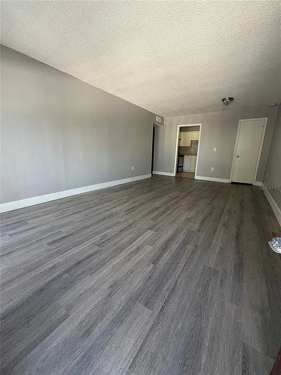 1 bed, 1.0 bath, 759 sqft, $1,095 — Photo 3