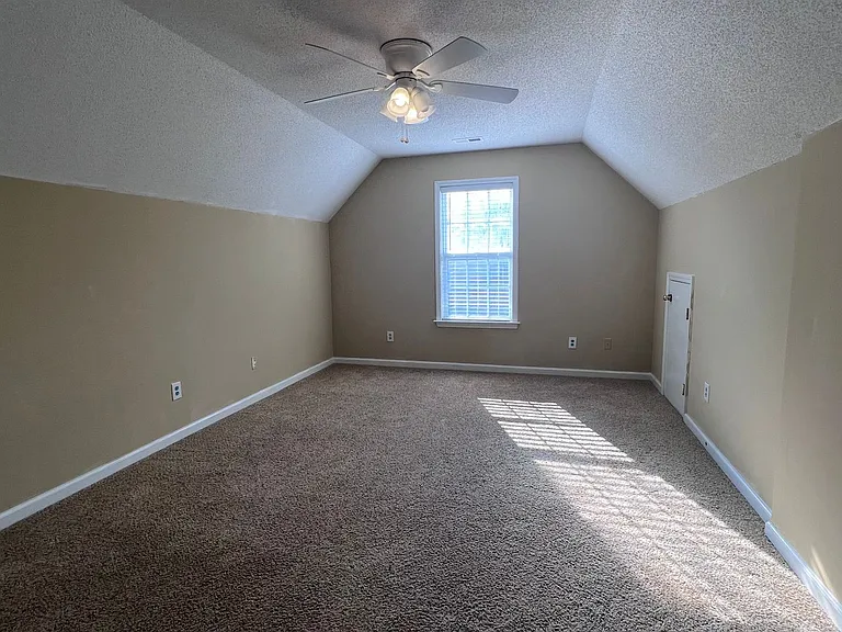 201 Tecumseh Ct — Photo 15