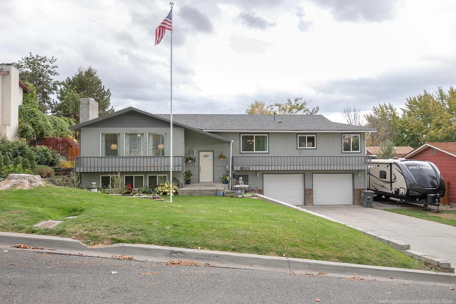 811 Terry St photo 1