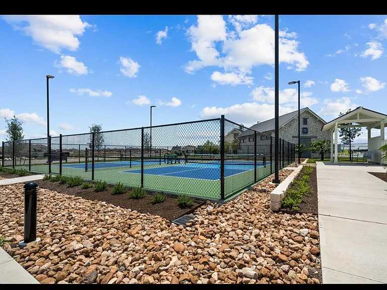 237 Menlo Bnd — Photo 13