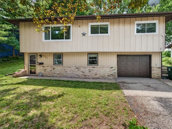 1221 Debra Ln, Madison, WI 53704