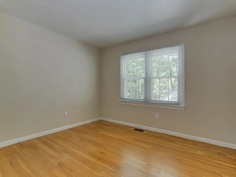 318 Powhatan Dr — Photo 40