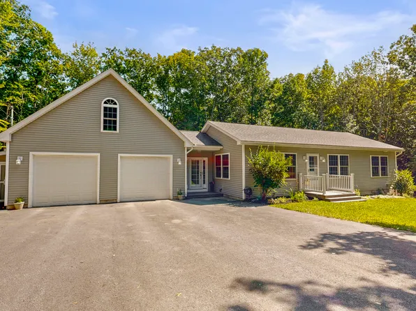 27 Ruby Ridge Road, Winthrop, ME 04364