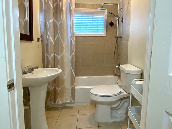 4th image of 3503 Rosedale St Room 5