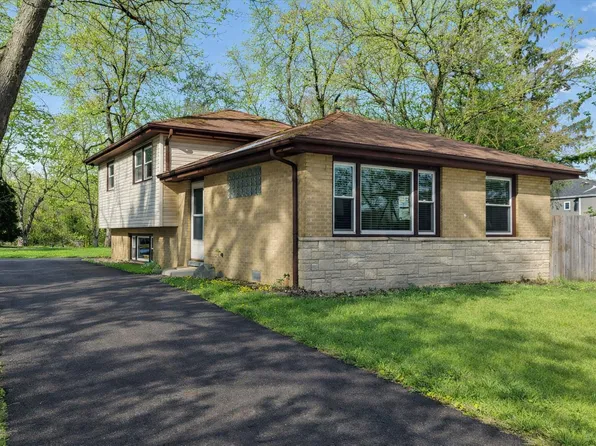 404 N Cass Ave, Westmont, IL 60559