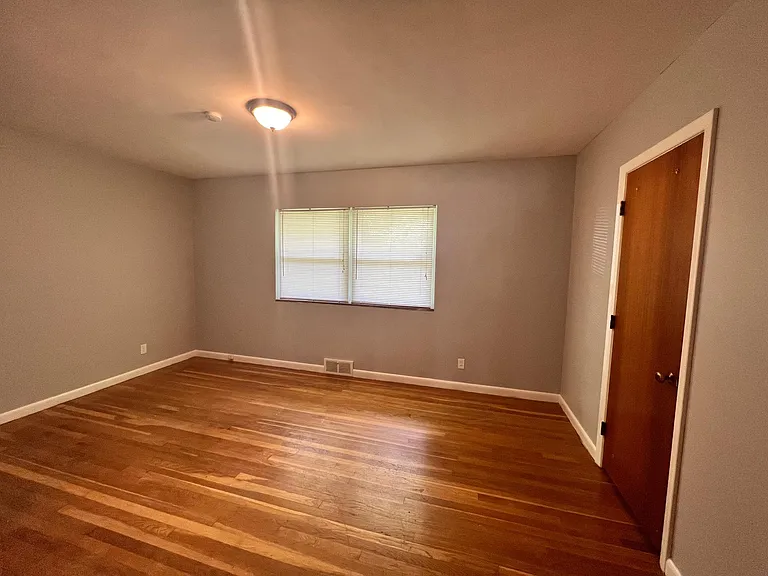 525 Far Hills Ave — Photo 17